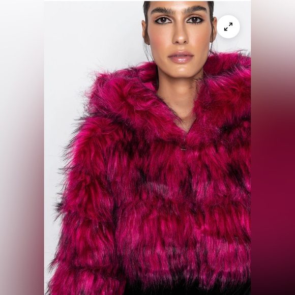 AZALEA WANG GRACELLE FAUX FUR CROPPED JACKET NWT - Picture 3 of 8